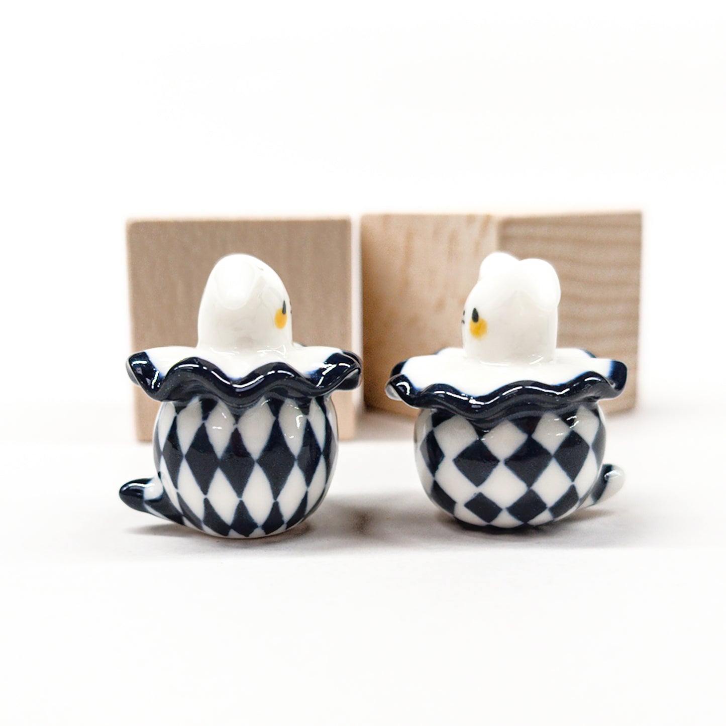 goatPIERROT Ceramic Art Toy [Arlecchimiao in Black and White, 3.75 cm tall, listed individually]