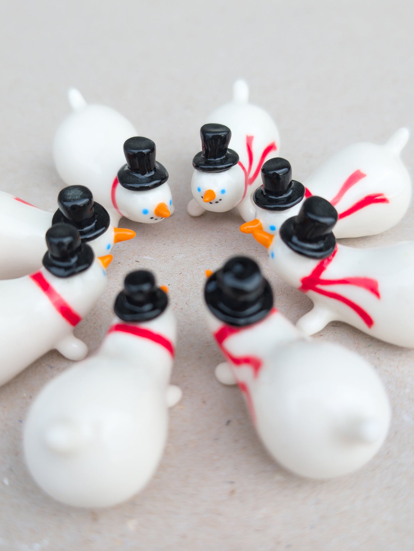 goatPIERROT Ceramic Art Toy [Snowblobmen with Top Hats, 4.5 cm long, Listed Individually]