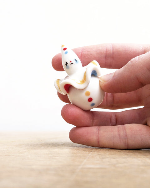 goatPIERROT Ceramic Art Toy [Birbauble BB24.019: Twinkle Eyed Clown in Stoplight Yellow]