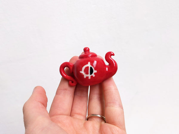 goatPIERROT Ceramic Art Toy [Red Teapot with Eyes]