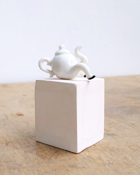 goatPIERROT Ceramic Art Toy [White Teapoot with Black Slippers, Second]