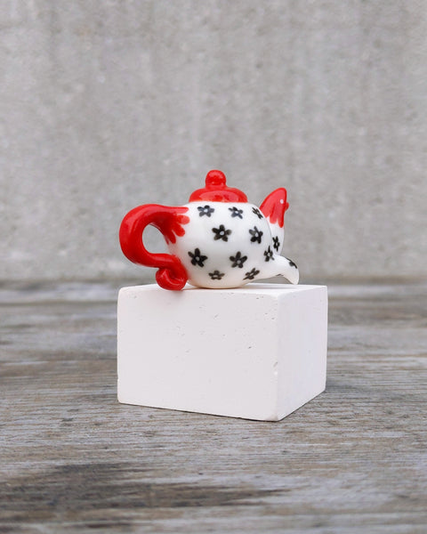 goatPIERROT Ceramic Art Toy [Teahorse in Red and Black]