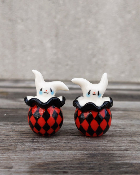 goatPIERROT Ceramic Art Toy [25.007+008: Arlecchimiao Duo in Red and Black, Set of Two]