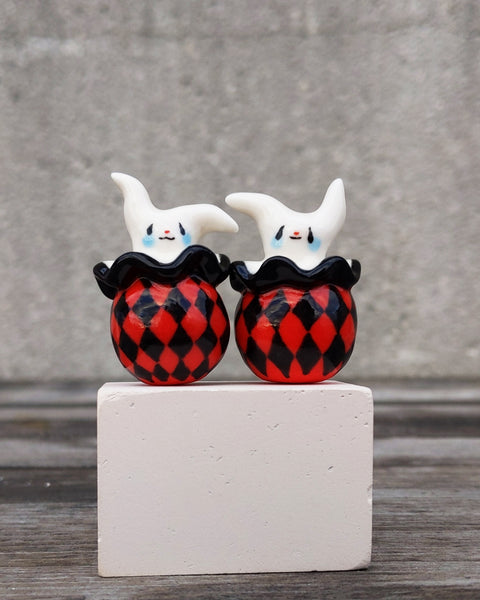 goatPIERROT Ceramic Art Toy [25.007+008: Arlecchimiao Duo in Red and Black, Set of Two]