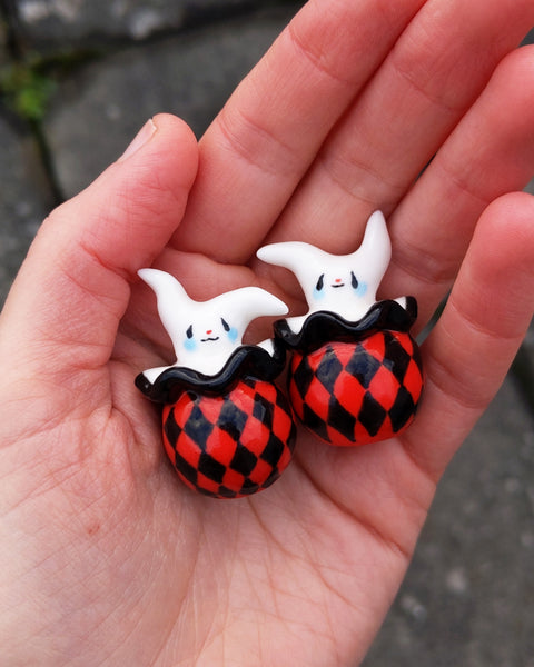 goatPIERROT Ceramic Art Toy [25.007+008: Arlecchimiao Duo in Red and Black, Set of Two]