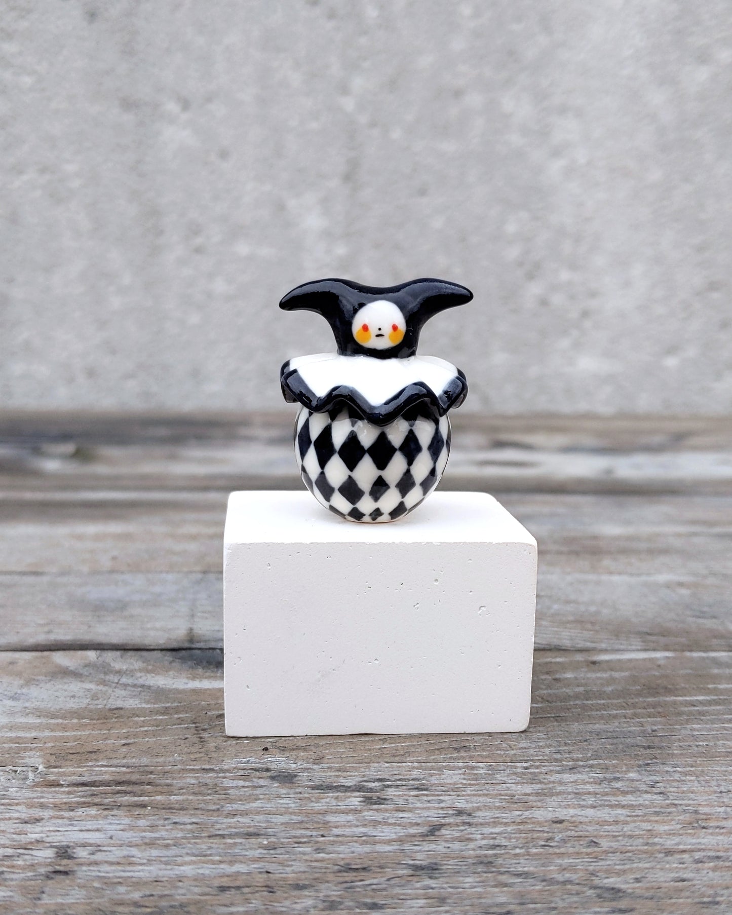 goatPIERROT Ceramic Art Toy [25.020: Arlecchimiao in Black and White