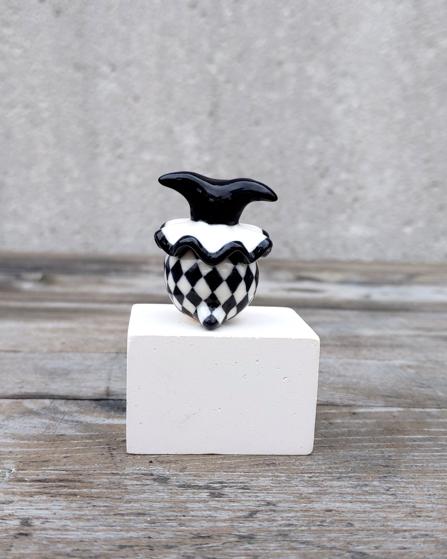 goatPIERROT Ceramic Art Toy [25.020: Arlecchimiao in Black and White