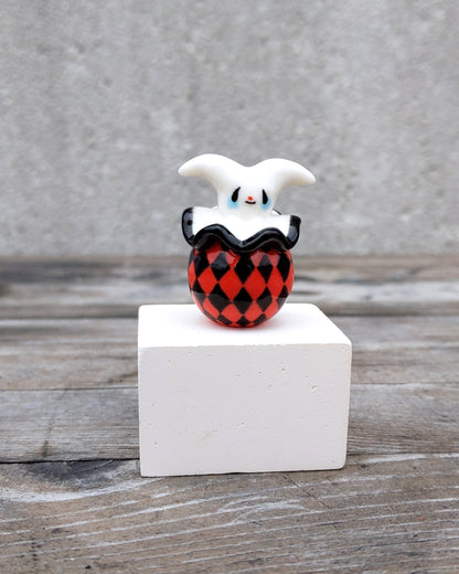 goatPIERROT Ceramic Art Toy [25.021: Arlecchimiao in Red and Black]