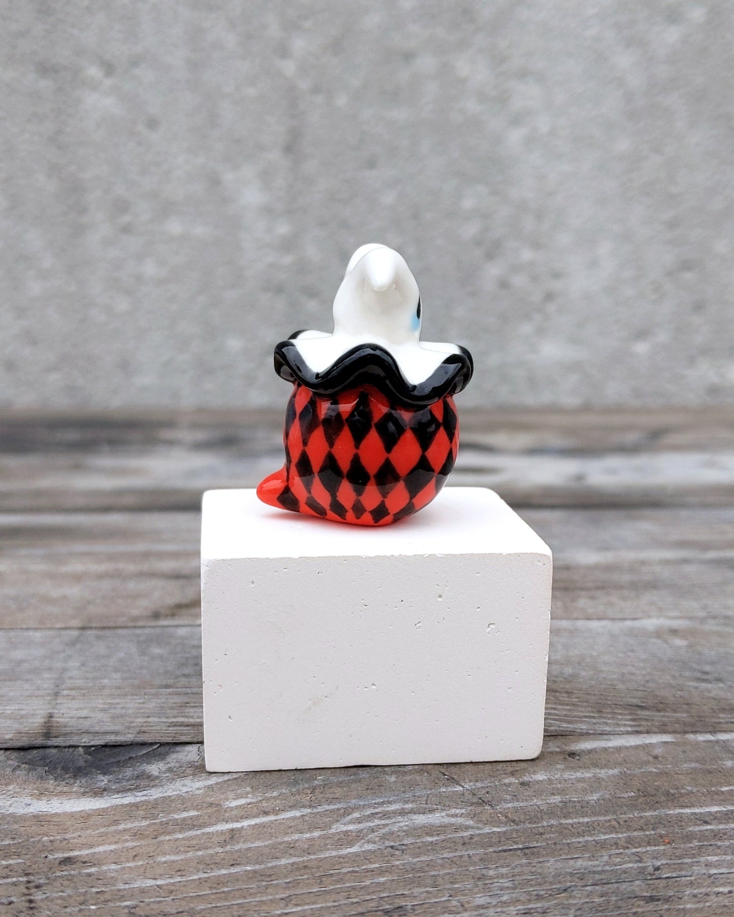 goatPIERROT Ceramic Art Toy [25.021: Arlecchimiao in Red and Black]