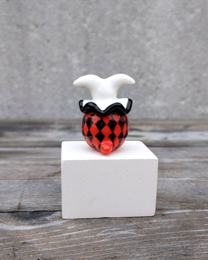 goatPIERROT Ceramic Art Toy [25.021: Arlecchimiao in Red and Black]