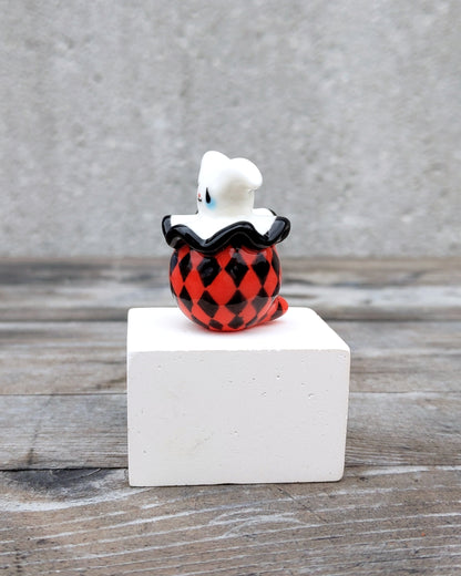 goatPIERROT Ceramic Art Toy [25.021: Arlecchimiao in Red and Black]