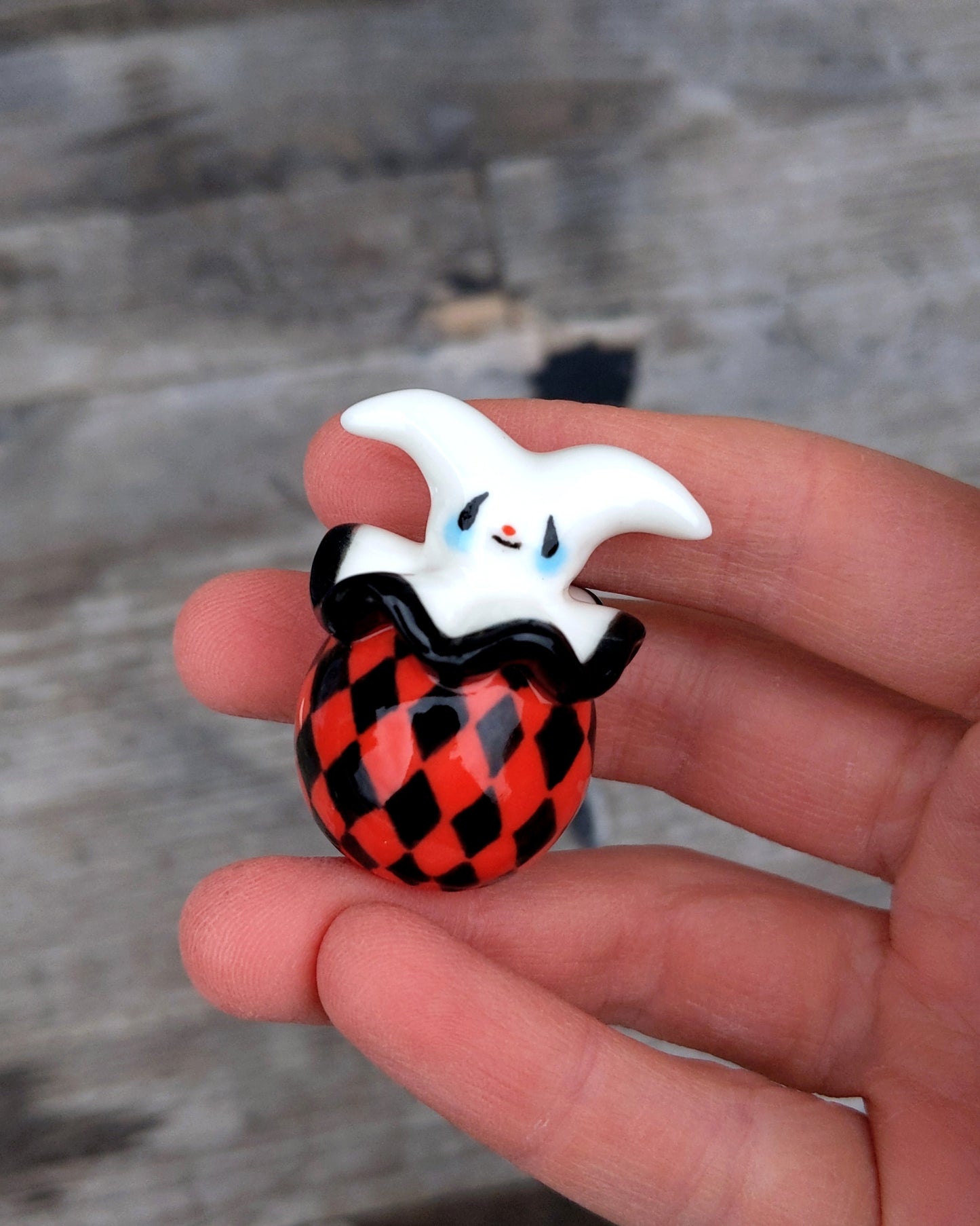 goatPIERROT Ceramic Art Toy [25.021: Arlecchimiao in Red and Black]