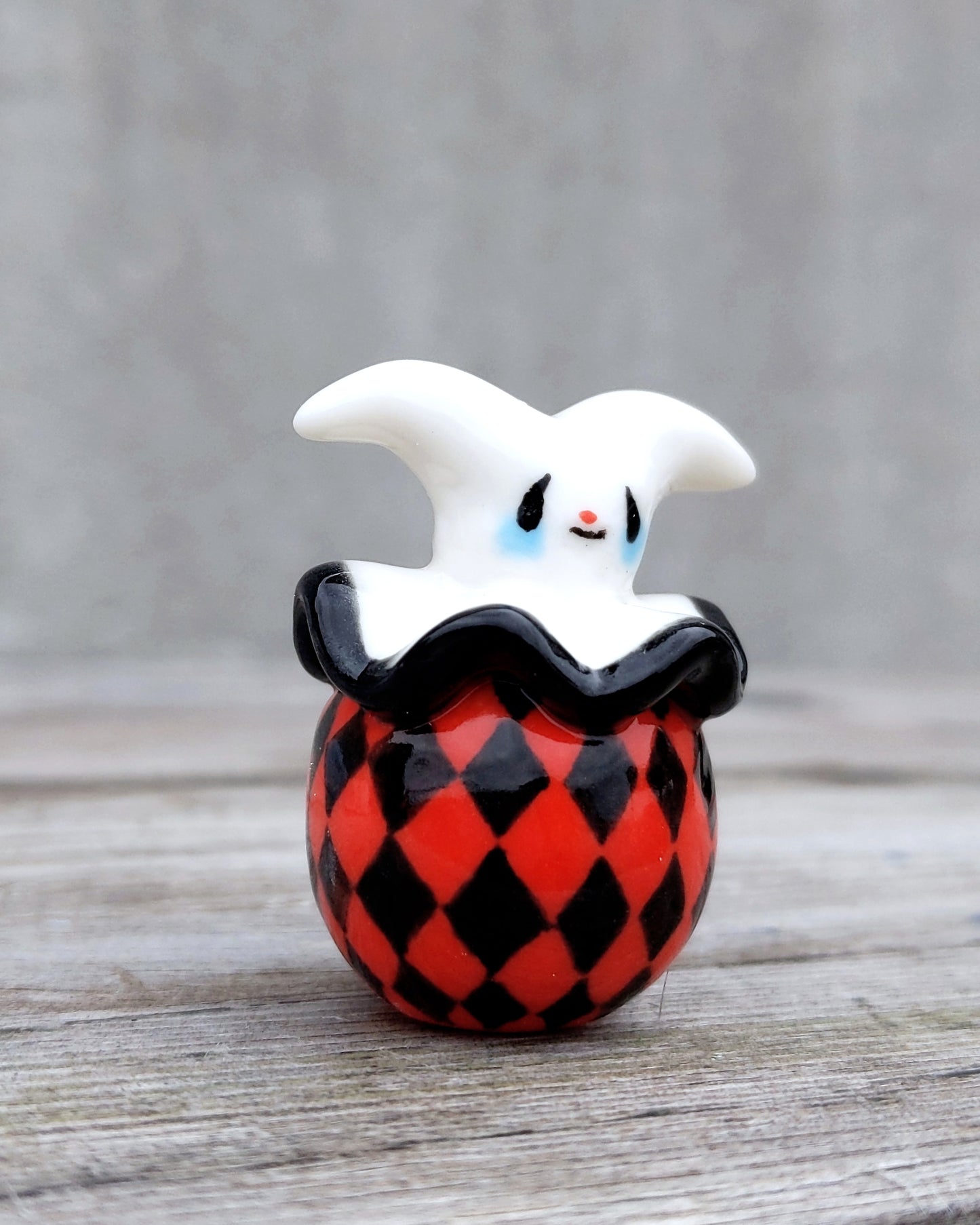 goatPIERROT Ceramic Art Toy [25.021: Arlecchimiao in Red and Black]