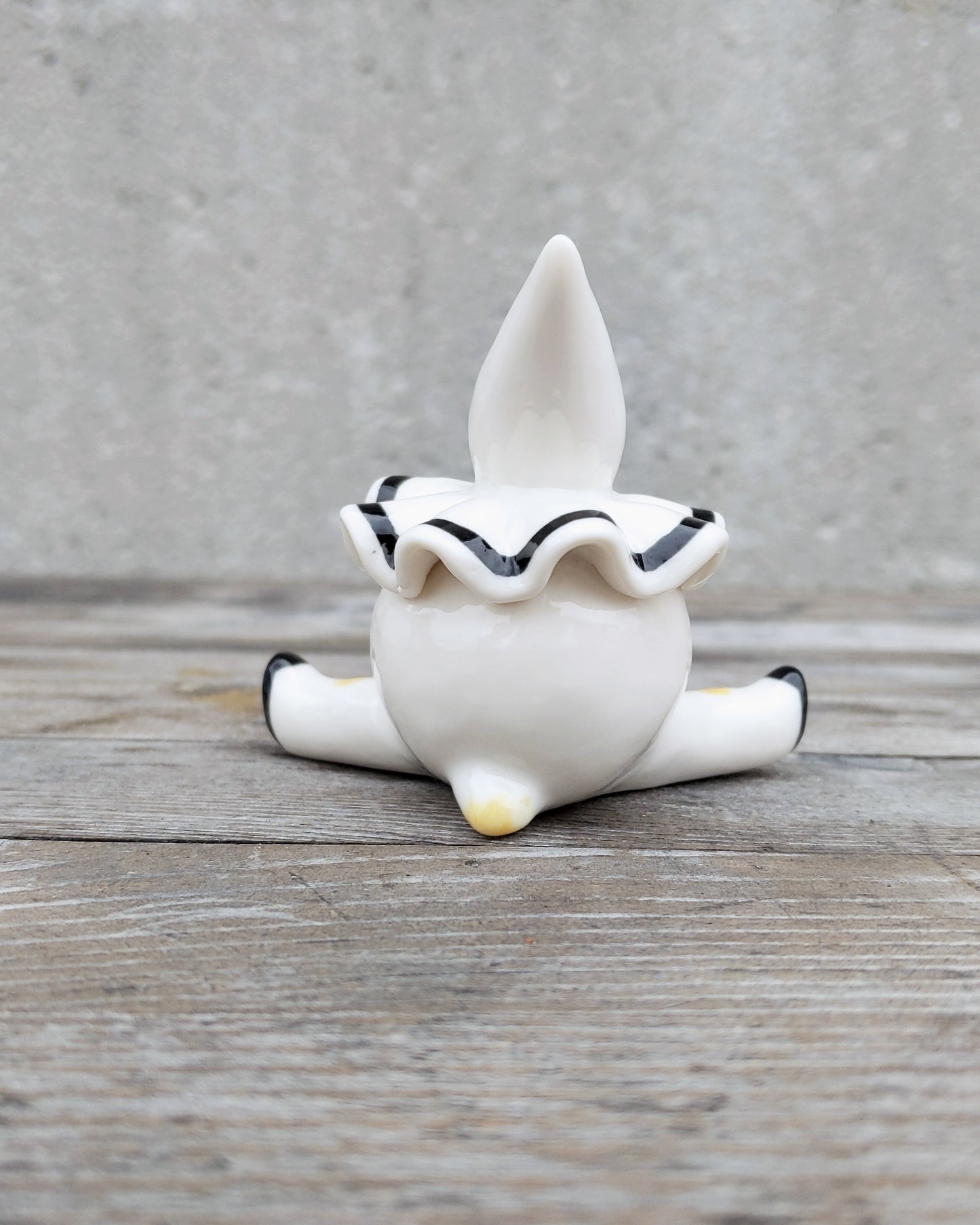 goatPIERROT Ceramic Art Toy [25.030: Large Chub Pierrot Tinybirdman, Minor Flaws]