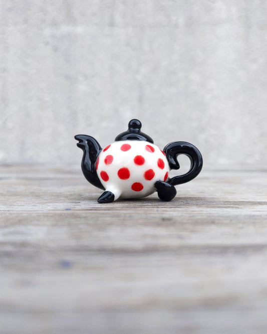 goatPIERROT Ceramic Art Toy [25.039: Teahorse in Black and Red]