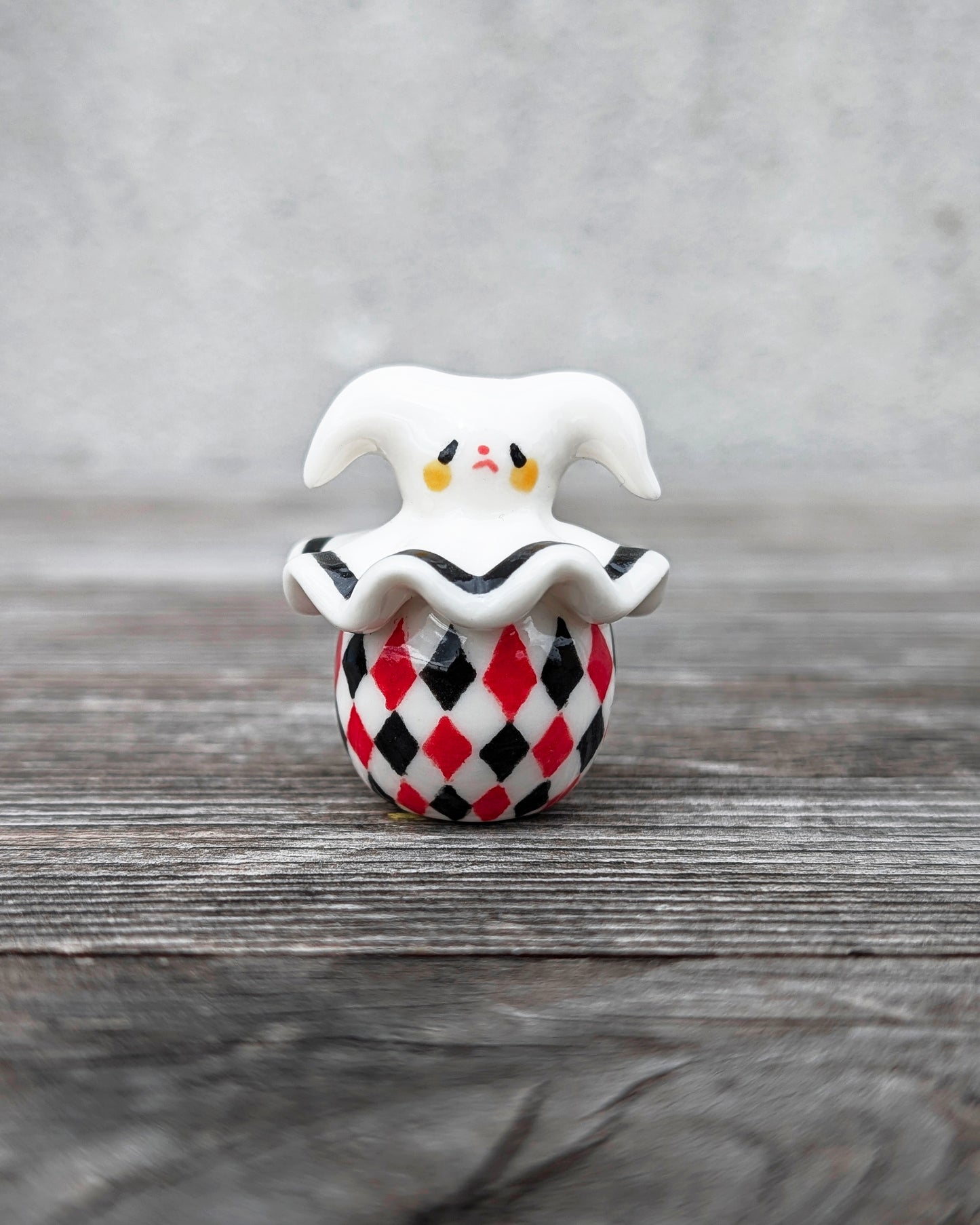 goatPIERROT Ceramic Art Toy [Arlecchimiao in Red and Black, 3.75 cm tall]