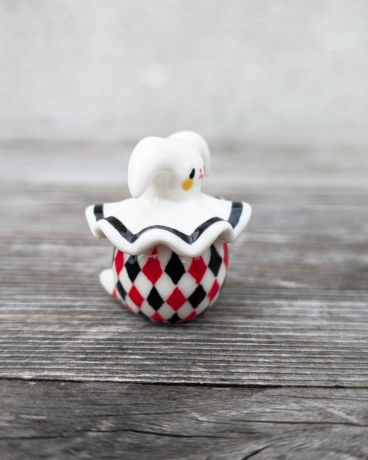 goatPIERROT Ceramic Art Toy [Arlecchimiao in Red and Black, 3.75 cm tall]