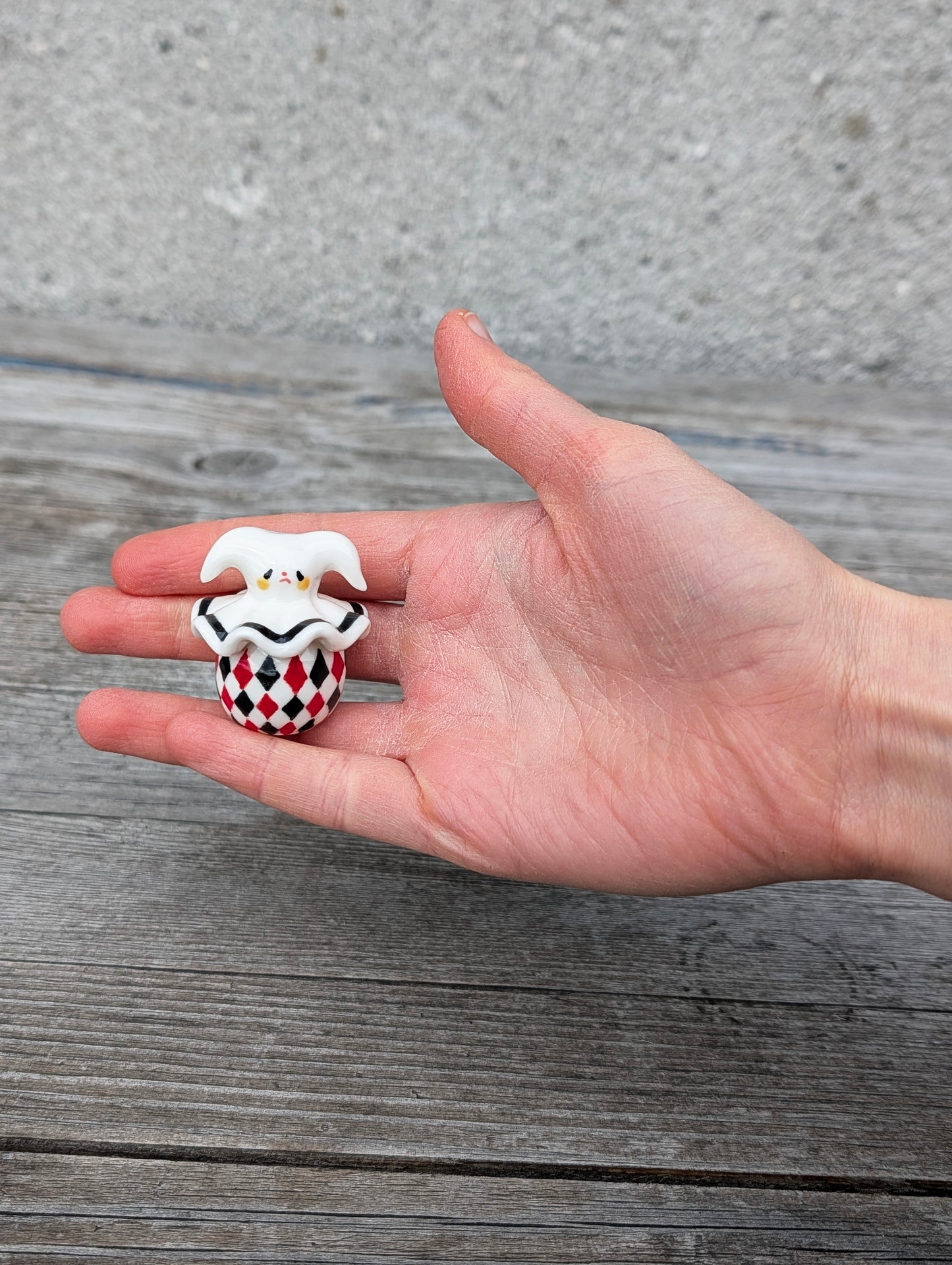 goatPIERROT Ceramic Art Toy [Arlecchimiao in Red and Black, 3.75 cm tall]