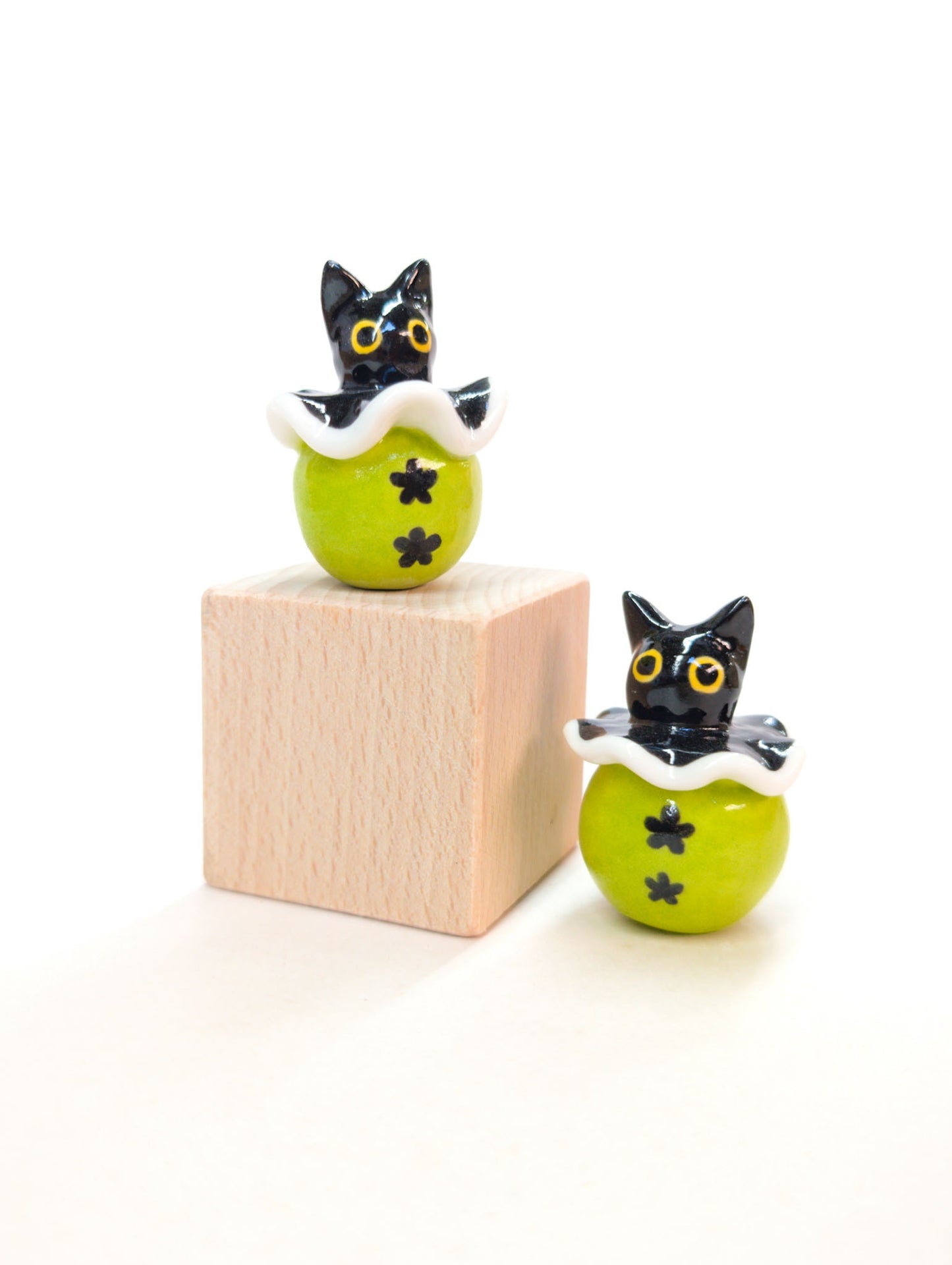 goatPIERROT Ceramic Art Toy [Cat Pierrot Birbauble in Black and Green]