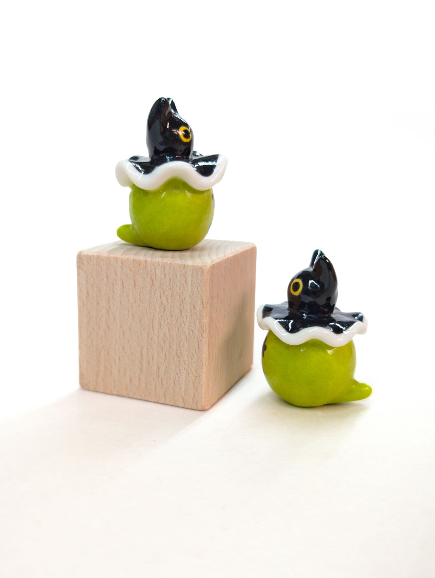 goatPIERROT Ceramic Art Toy [Cat Pierrot Birbauble in Black and Green]