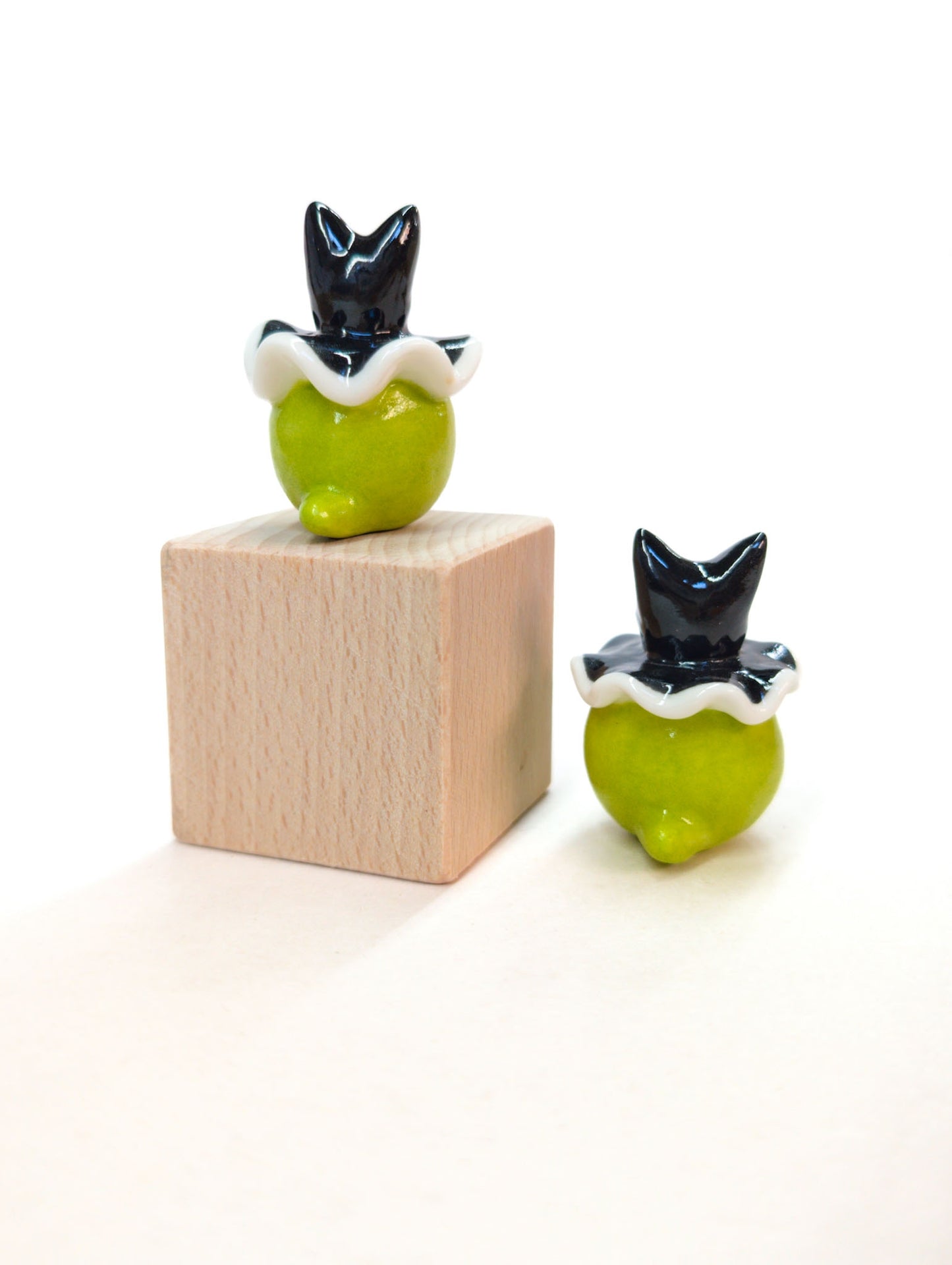 goatPIERROT Ceramic Art Toy [Cat Pierrot Birbauble in Black and Green]