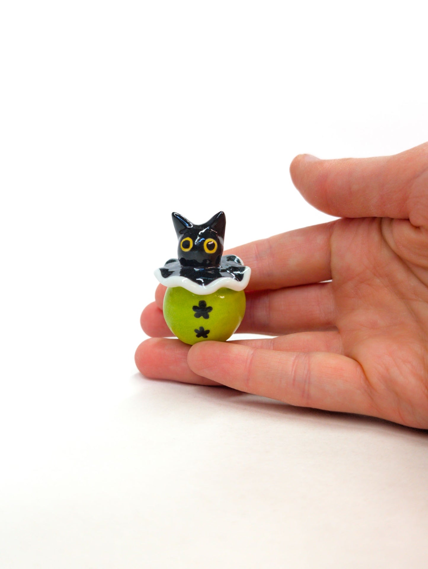 goatPIERROT Ceramic Art Toy [Cat Pierrot Birbauble in Black and Green]