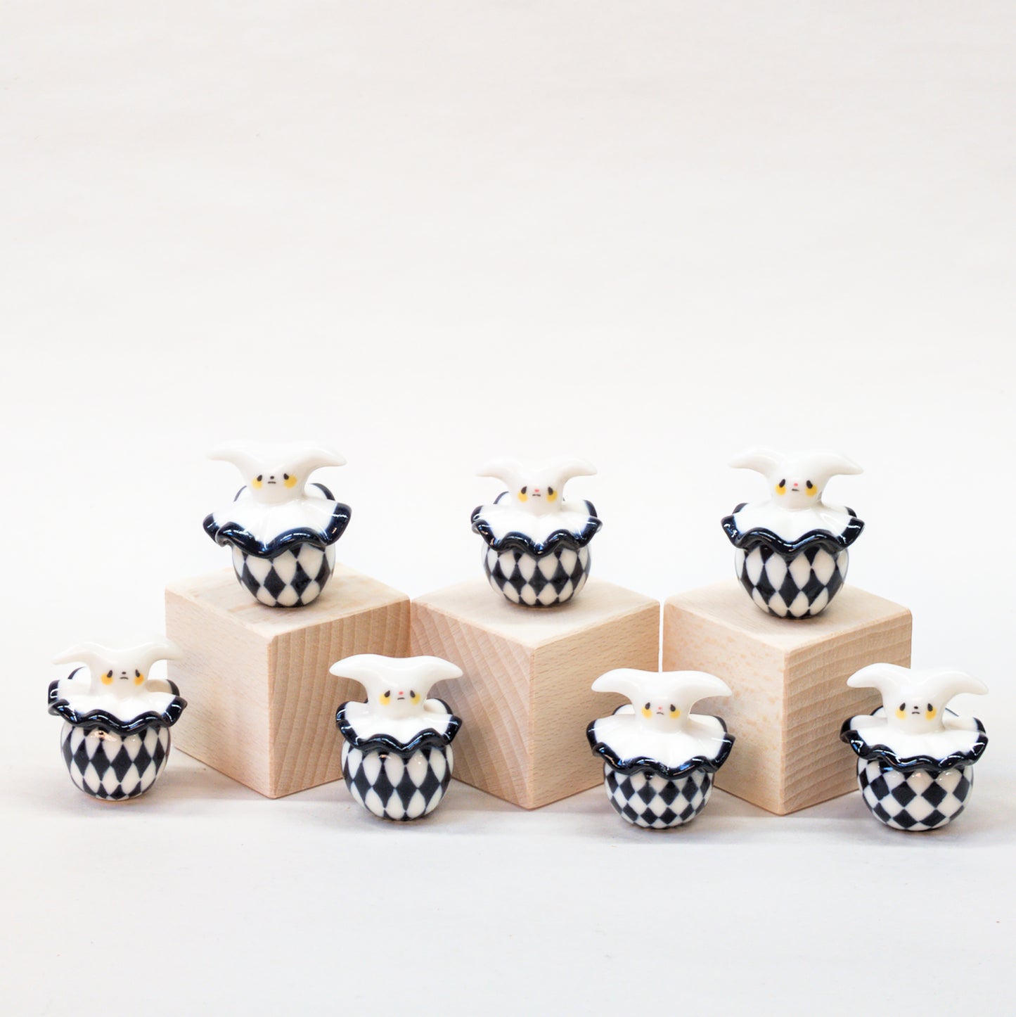 goatPIERROT Ceramic Art Toy [Arlecchimiao in Black and White, 3.75 cm tall, listed individually]