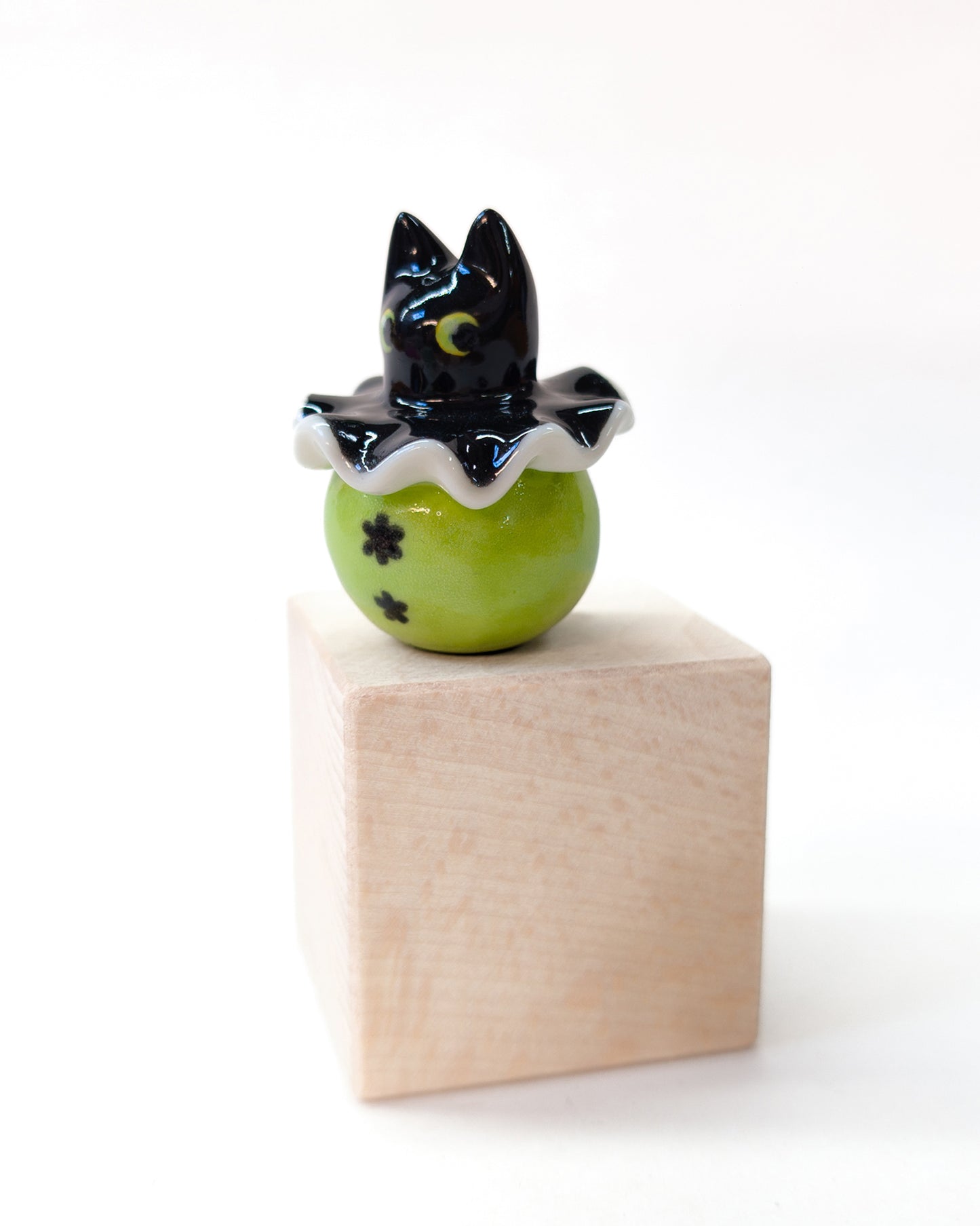 goatPIERROT Ceramic Art Toy [Cat Pierrot Birbauble in Black and Green, 1.6" tall]