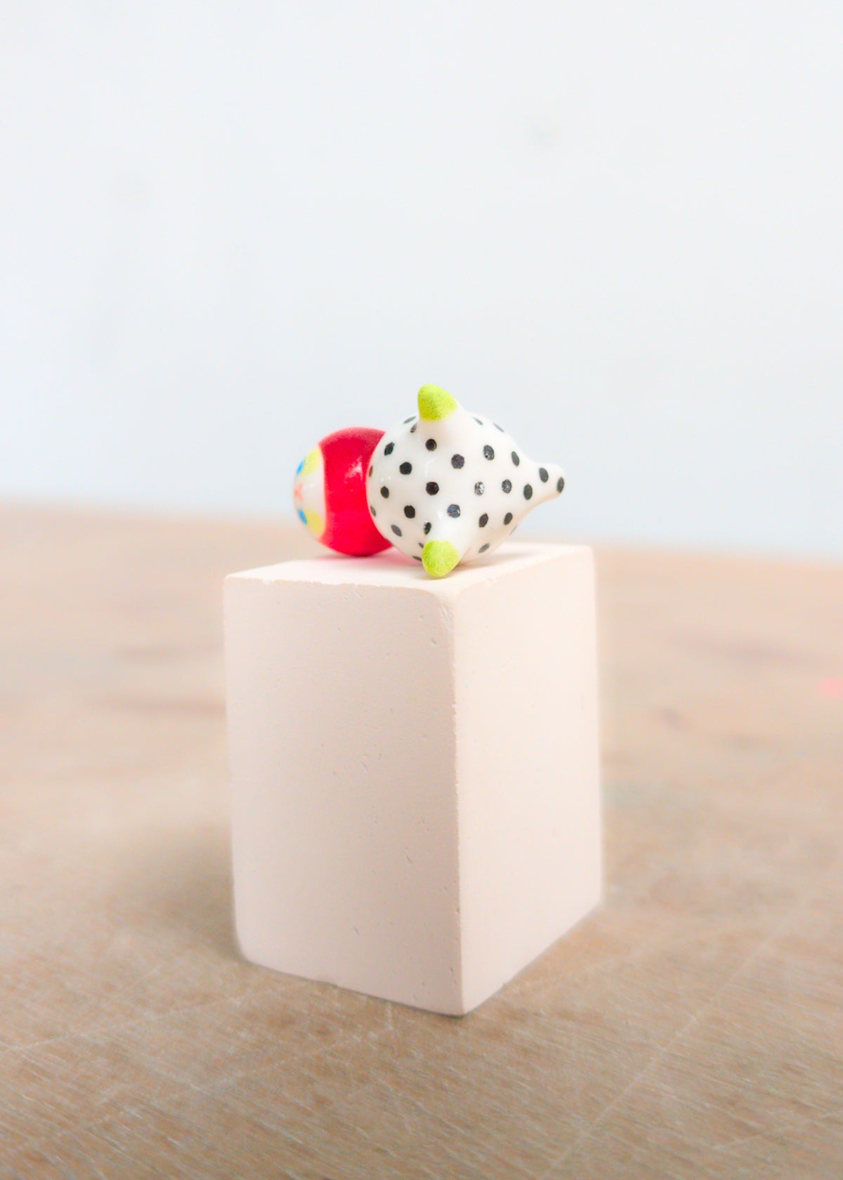 goatPIERROT Ceramic Art Toy 26.09.08 [Bobblenubbin in Red Flower Black Polka Dot, 3 cm tall]