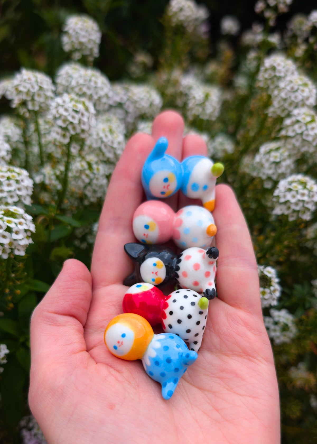 goatPIERROT Ceramic Art Toy 26.09.09 [Chamomile Bobblenubbin with Blue Polka Dots, 3 cm tall]