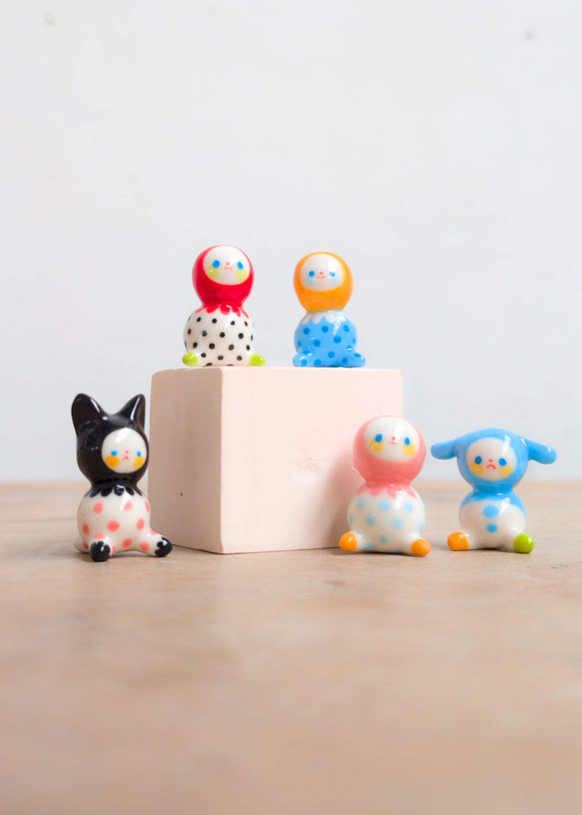 goatPIERROT Ceramic Art Toy 26.09.09 [Chamomile Bobblenubbin with Blue Polka Dots, 3 cm tall]