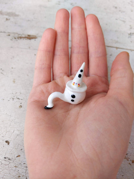 Tinybirdman Ceramic Art Toy [One-legged Pierrot]