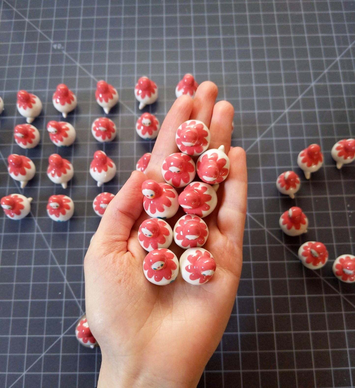 Birbauble Ceramic Art Toy [Pink and White Flower]