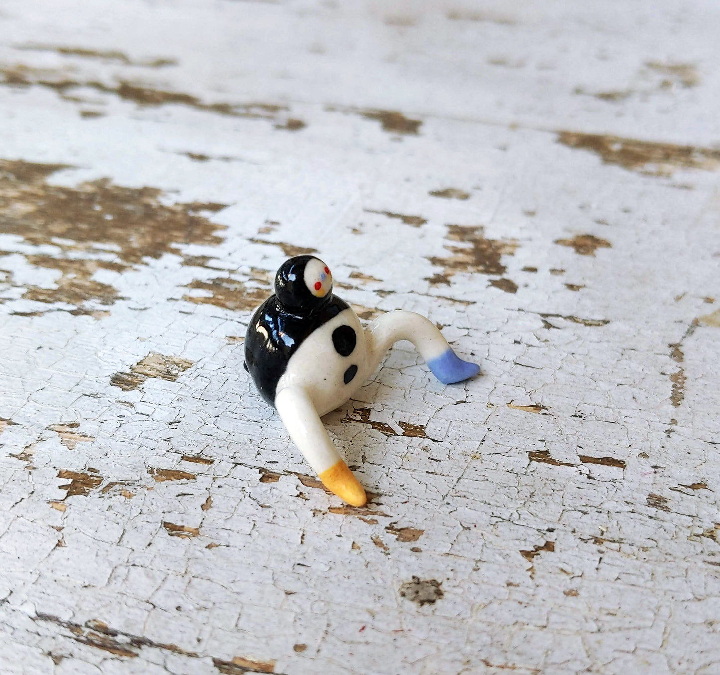 Tinybirdman Ceramic Art Toy [Knees Up]