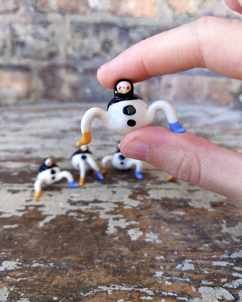 Tinybirdman Ceramic Art Toy [Knees Up Pose, Batch of Five]