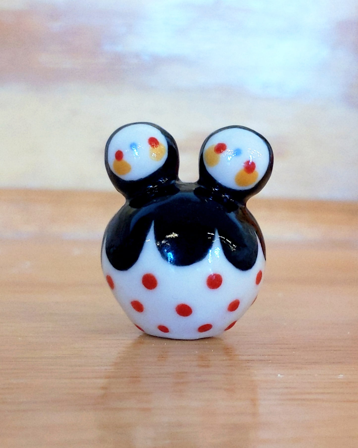 Birbauble Ceramic Art Toy [BB22.007 Two-Headed Black Scallop with Red Polka Dots]