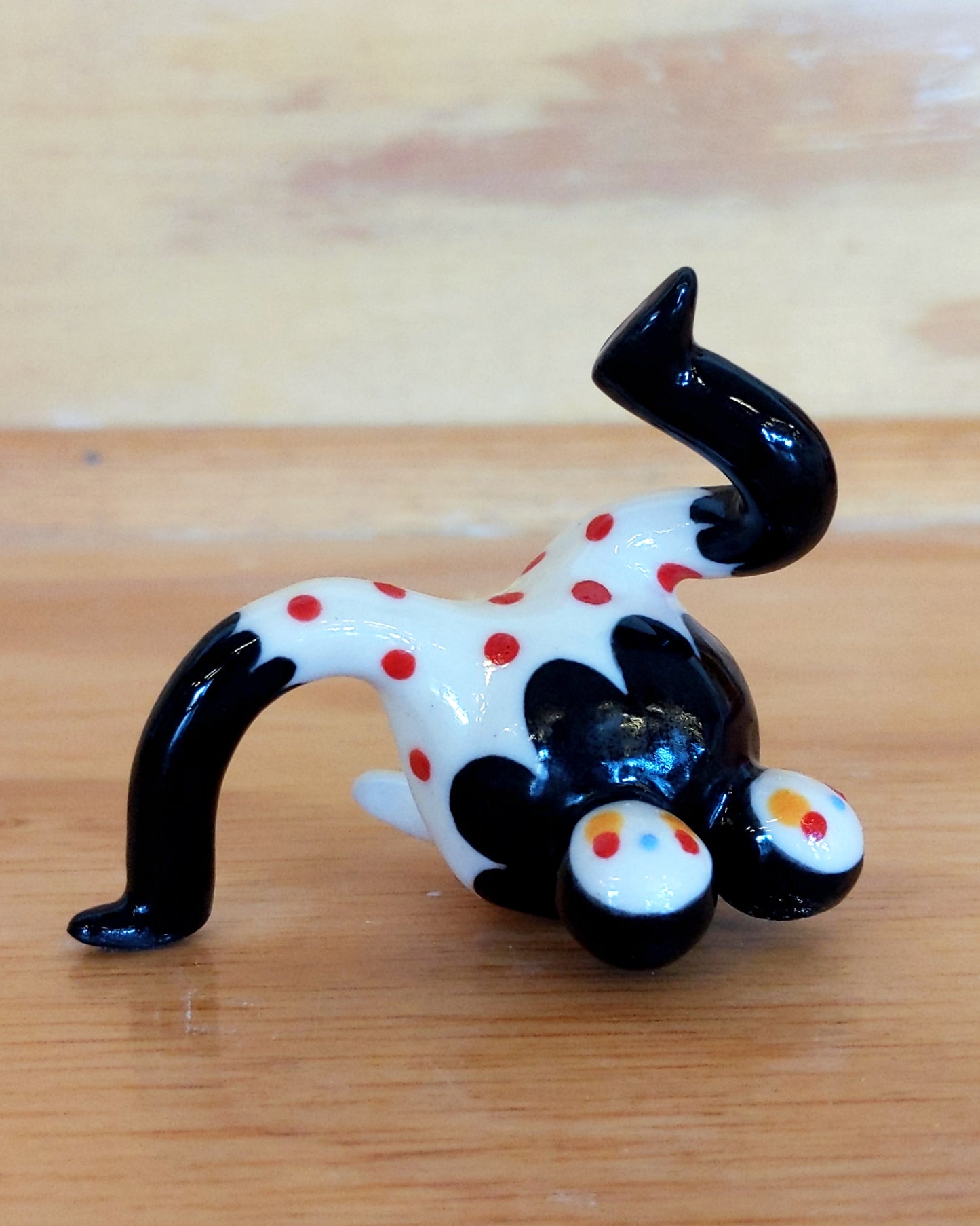 Tinybirdman Ceramic Art Toy [22.009: Black Scallop with Red Polka Dots]