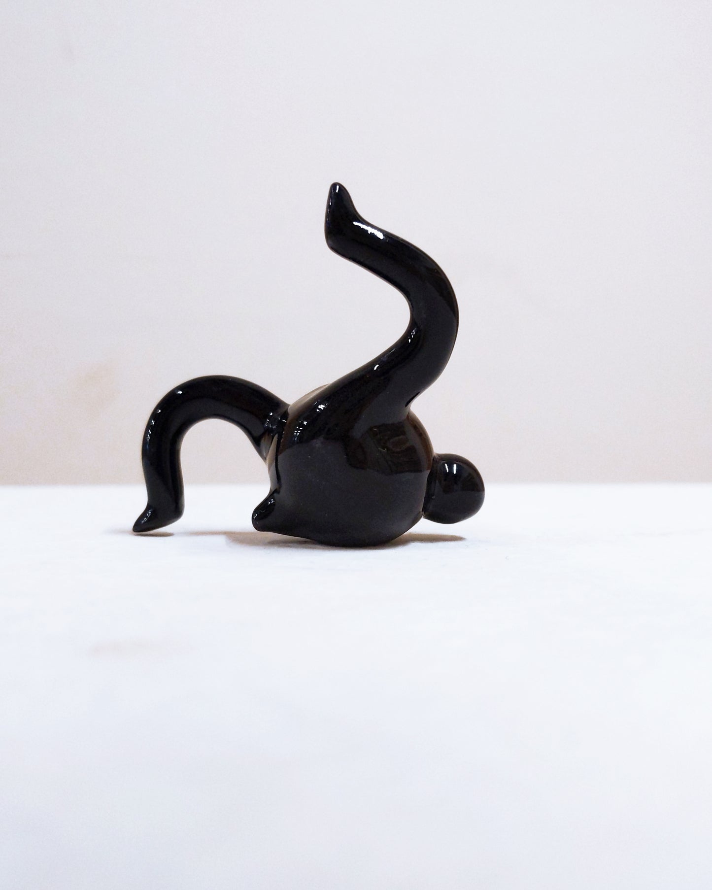 Tinybirdman Ceramic Art Toy [22.100: Glossy Black Mini]