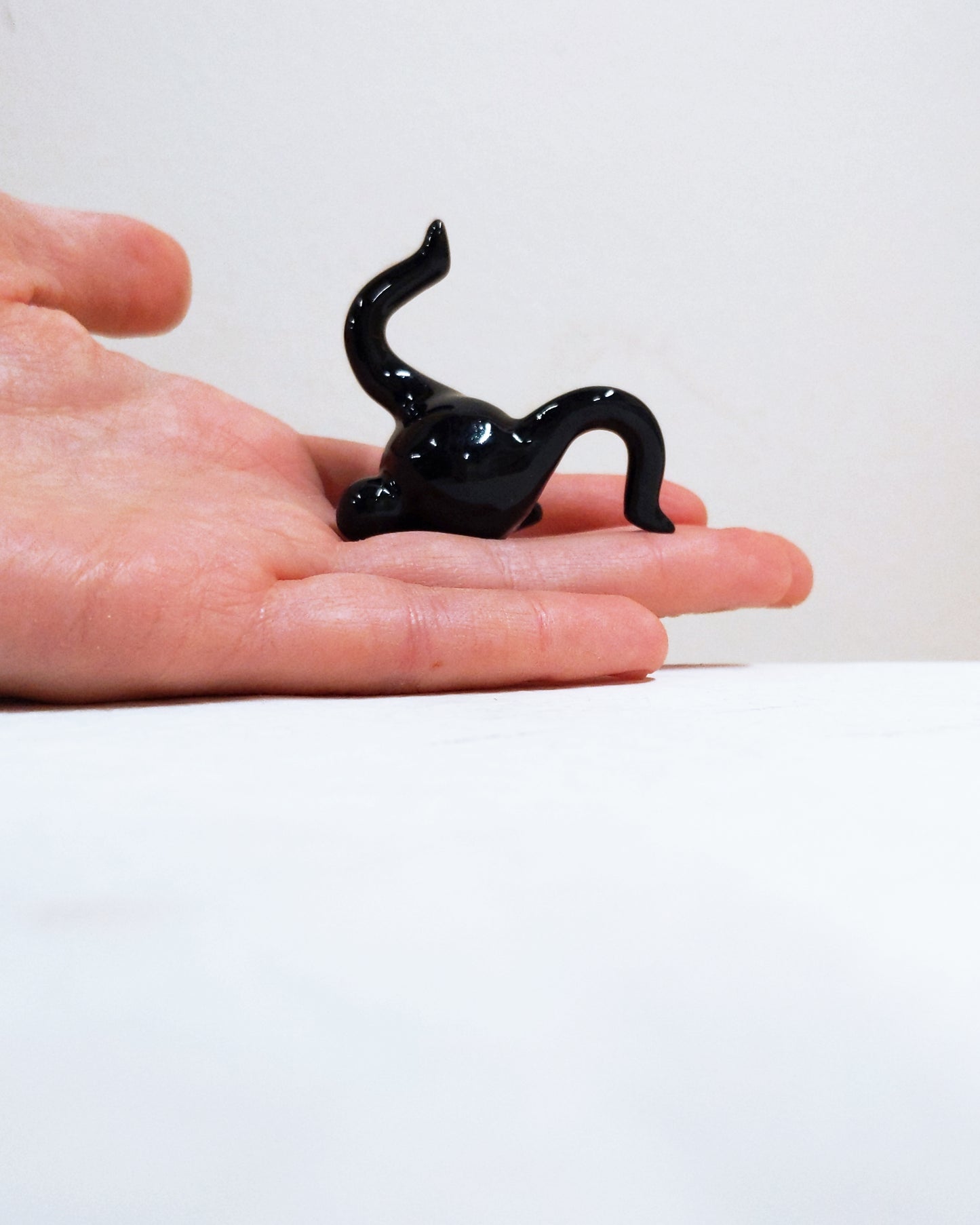 Tinybirdman Ceramic Art Toy [22.100: Glossy Black Mini]