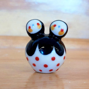 Birbauble Ceramic Art Toy [BB22.007 Two-Headed Black Scallop with Red Polka Dots]